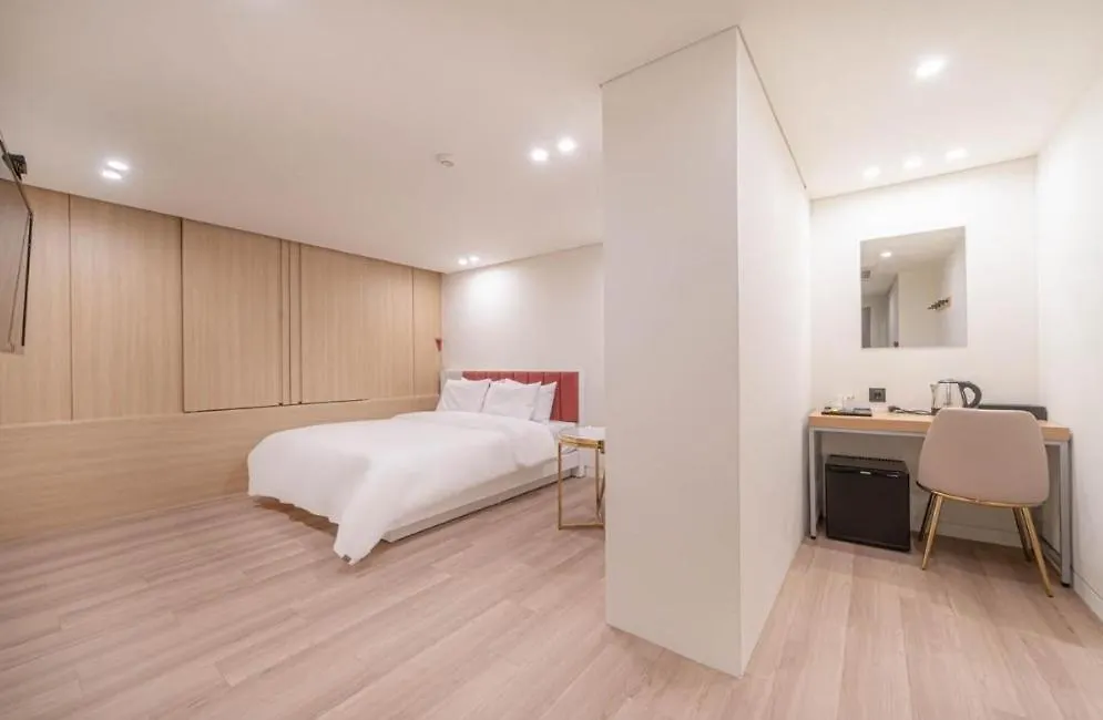 H Moment Hotel Yeonsan Busan 0*,