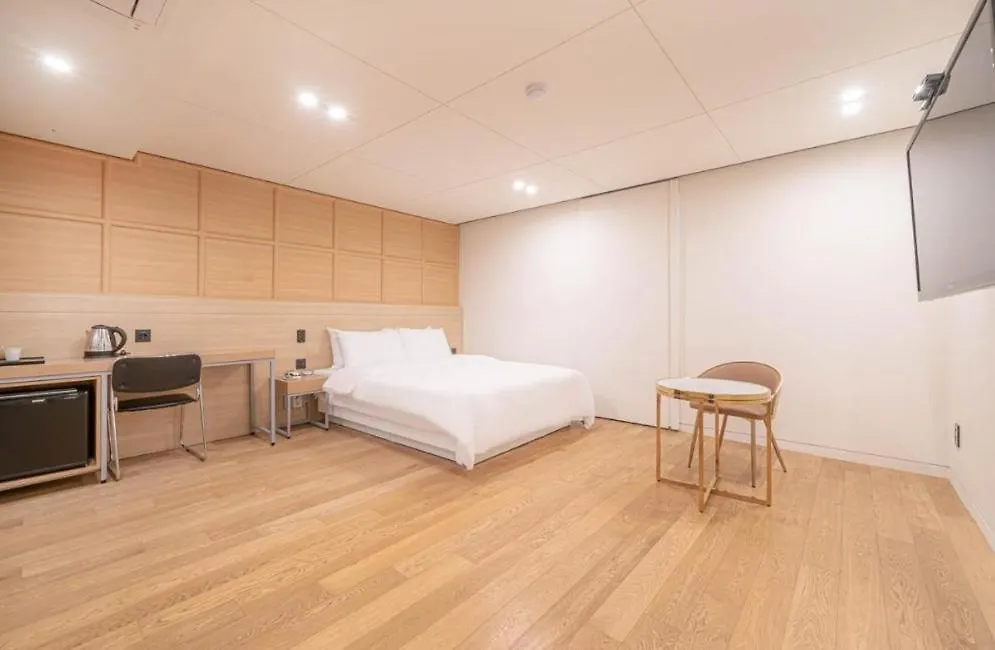 H Moment Hotel Yeonsan Busan