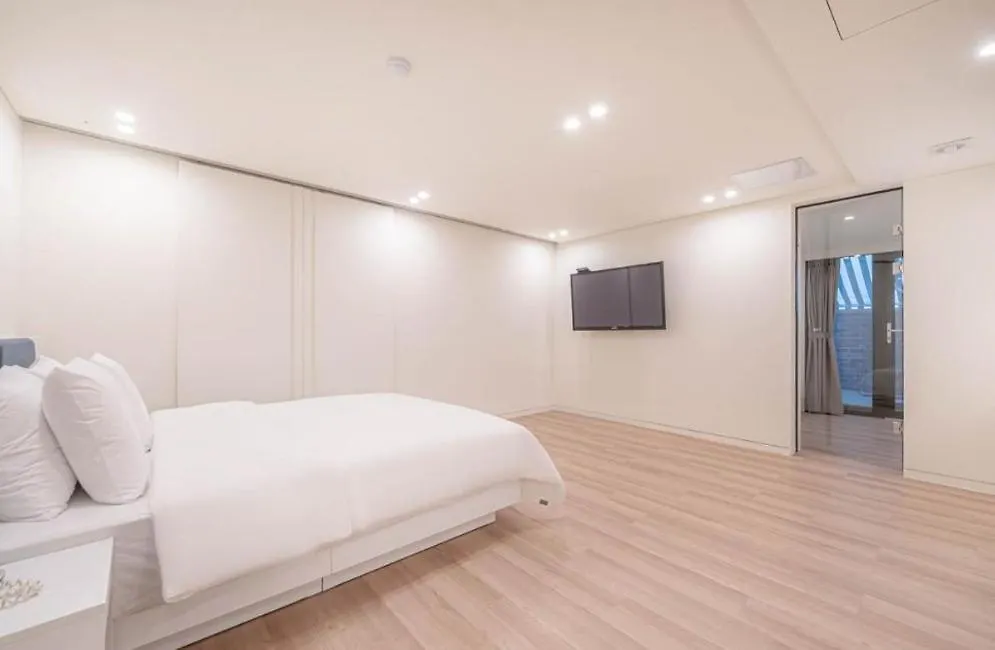 H Moment Hotel Yeonsan Busan
