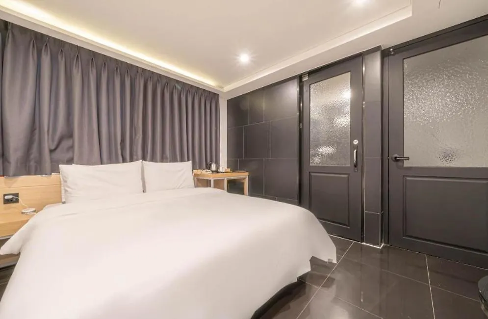 H Moment Hotel Yeonsan Busan